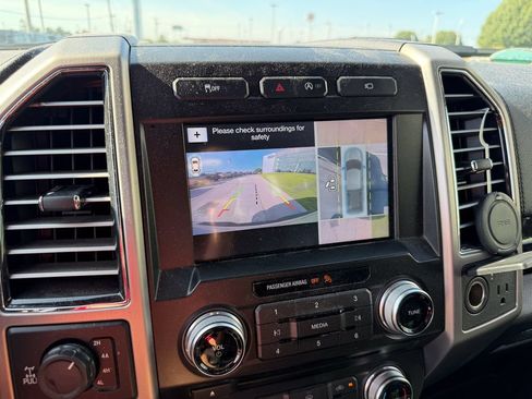 Used 2017 Ford F150 Platinum w/ Equipment Group 701A Luxury AWD/4WD image 17