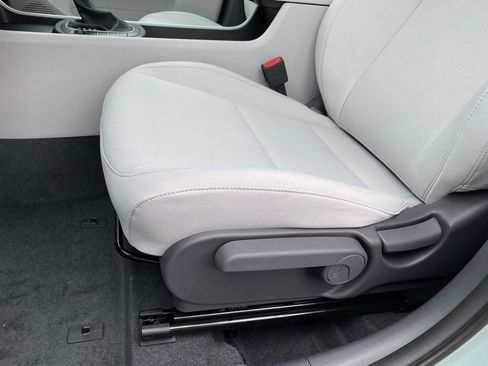 New 2026 Hyundai Kona SE image 25