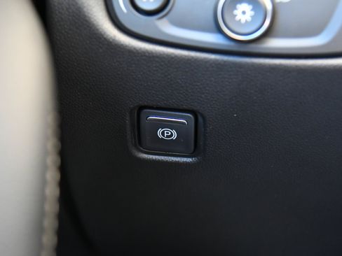 Used 2025 Chevrolet Blazer LT FWD image 32