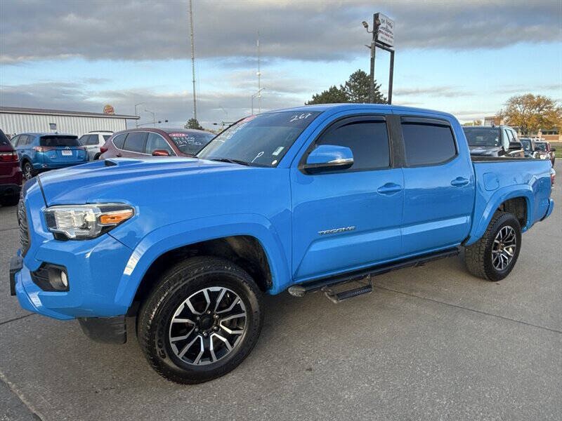 Used 2021 Toyota Tacoma TRD Sport AWD/4WD image 2