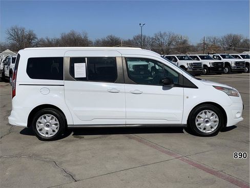 Used 2016 Ford Transit Connect XLT image 5