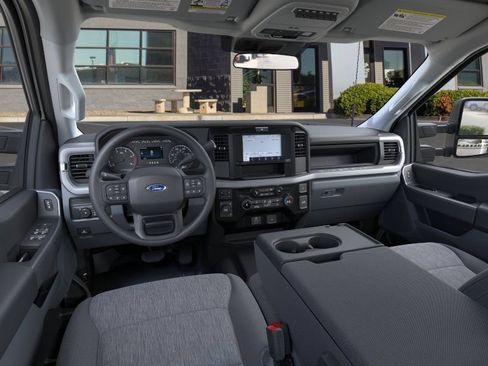 New 2026 Ford F550 4x4 Crew Cab image 9