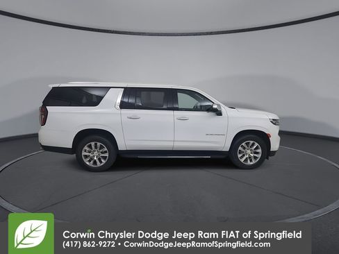 Used 2023 Chevrolet Suburban Premier image 17