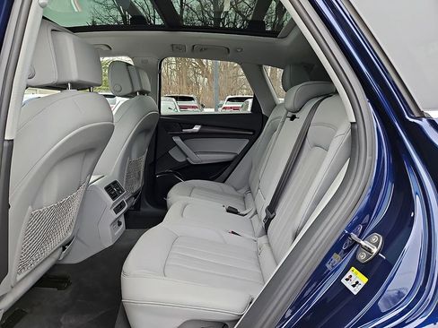 Used 2022 Audi Q5 2.0T Premium w/ Convenience Package image 11