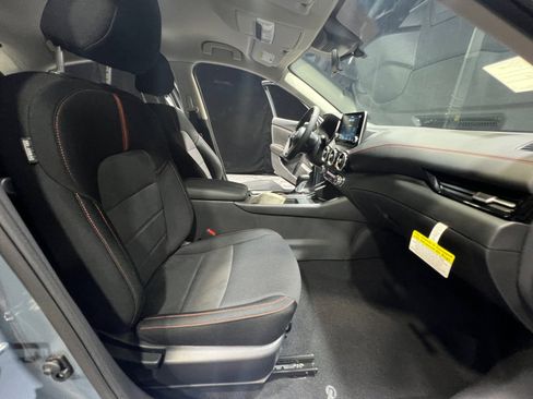 New 2025 Nissan Sentra SR image 19