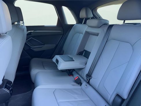 Used 2025 Audi Q3 2.0T Premium w/ Black Optic Sport Package image 43