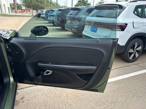 Used 2022 Dodge Challenger SXT w/ Driver Convenience Group AWD/4WD image 19
