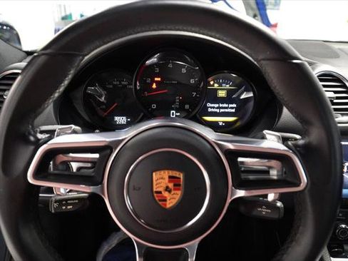 Used 2018 Porsche 718 Cayman RWD image 18