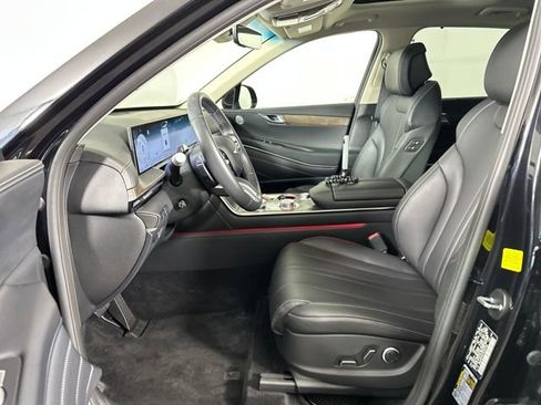Used 2025 Genesis GV80 2.5T Select image 11