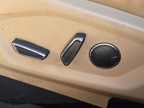 Used 2016 Ford Explorer XLT w/ Equipment Group 202A image 11