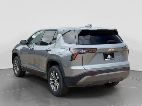 Used 2026 Chevrolet Equinox LT FWD image 6
