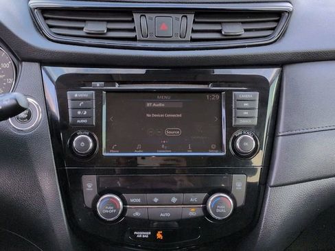 Used 2020 Nissan Rogue SV image 17