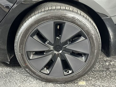 Used 2025 Tesla Model 3 Long Range image 14