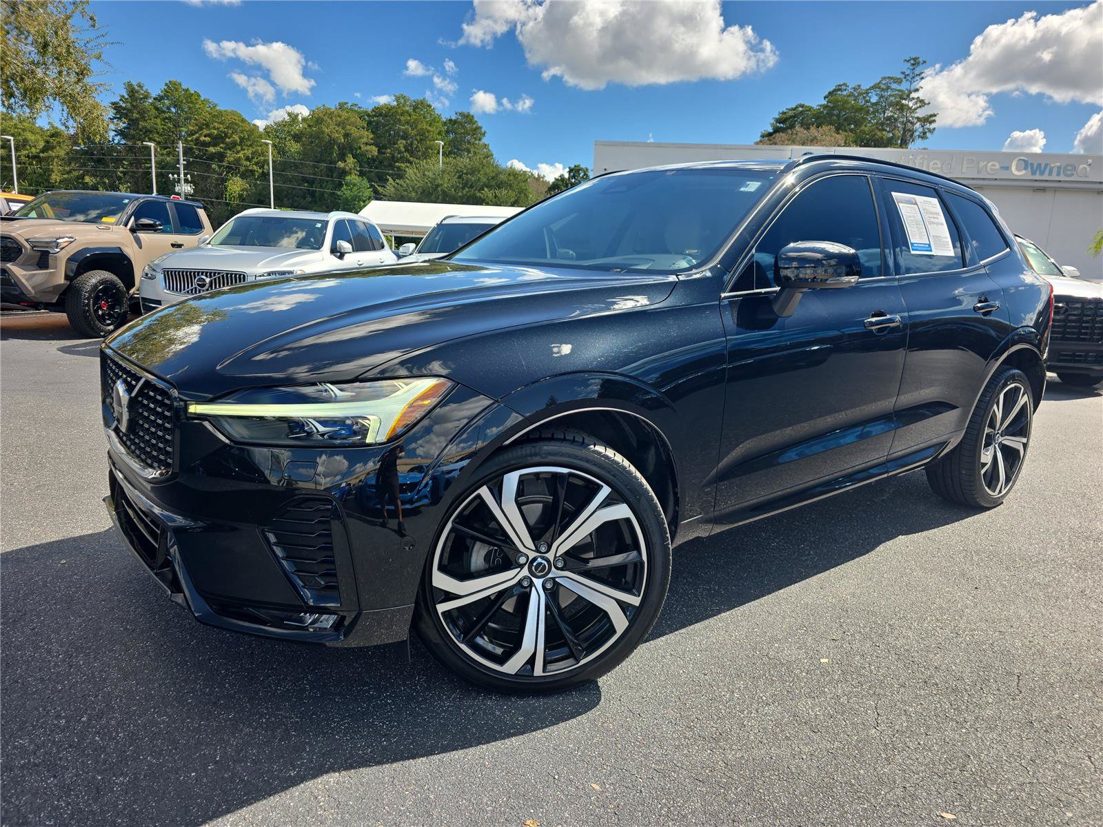 Used 2024 Volvo XC60 B5 Ultimate w/ Protection Package Premier AWD/4WD image 25