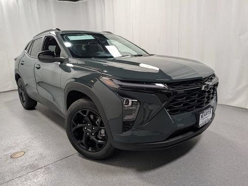 New 2026 Chevrolet Trax LT w/ Driver Confidence Package FWD image 2