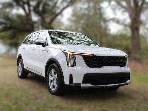 New 2026 Kia Sorento LX FWD image 3