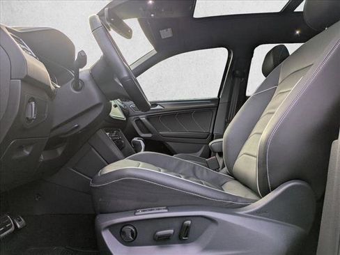 Used 2024 Volkswagen Tiguan SEL R-Line image 17