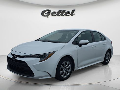 Used 2024 Toyota Corolla LE image 1