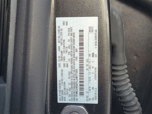 Used 2020 Ford Escape Titanium image 33