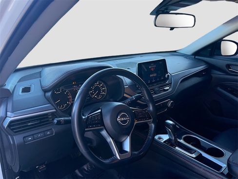Used 2023 Nissan Altima 2.5 SR image 9