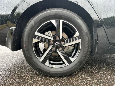 New 2025 Nissan Sentra SV w/ All-Weather Package FWD image 17