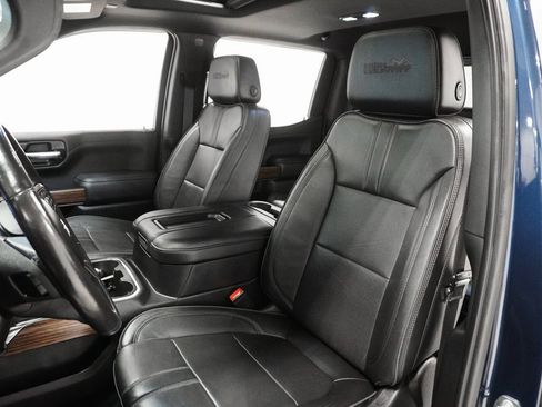 Used 2022 Chevrolet Silverado 1500 High Country w/ Technology Package image 12