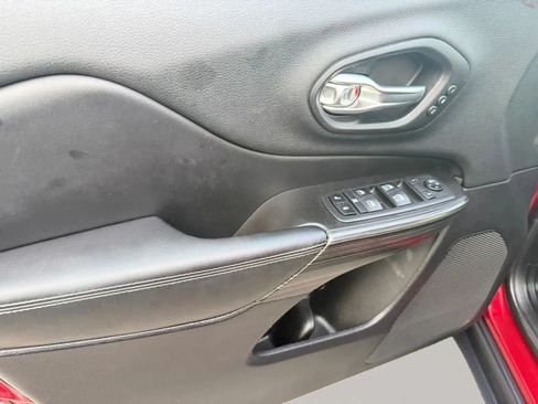 Used 2014 Jeep Cherokee Limited w/ Technology Group FWD image 9
