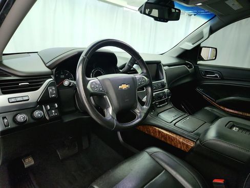 Used 2019 Chevrolet Suburban Premier AWD/4WD image 10