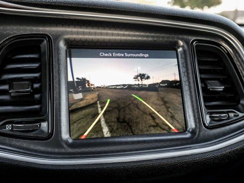 Used 2015 Dodge Challenger SRT w/ Technology Group image 20