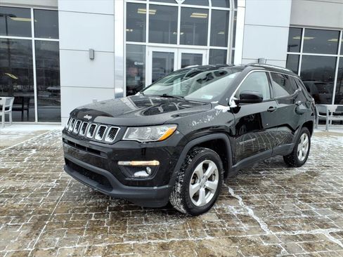 Used 2020 Jeep Compass Latitude w/ Cold Weather Group image 2