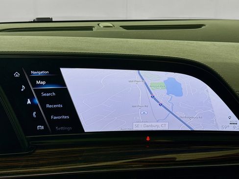 Used 2021 Cadillac Escalade Premium Luxury image 18