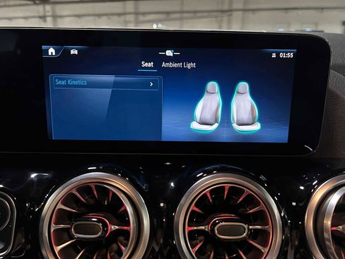 Certified 2025 Mercedes-Benz GLA 250 4MATIC image 31