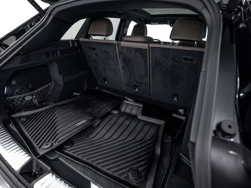 Certified 2025 Audi Q5 Premium w/ Convenience Package image 19