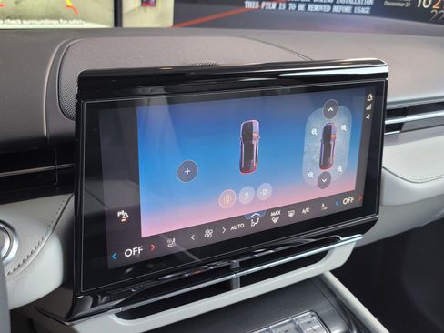 New 2026 Lincoln Nautilus Premier w/ Equipment Group 102A image 19