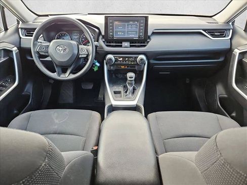 Used 2020 Toyota RAV4 LE FWD image 17