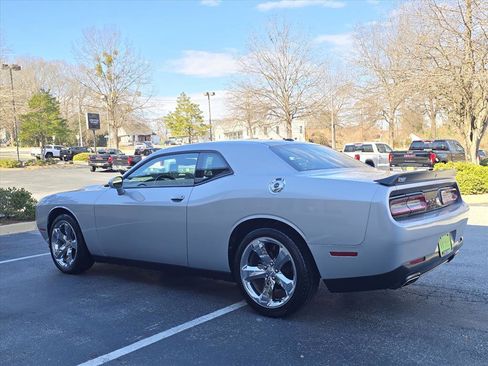 Used 2023 Dodge Challenger SXT image 27