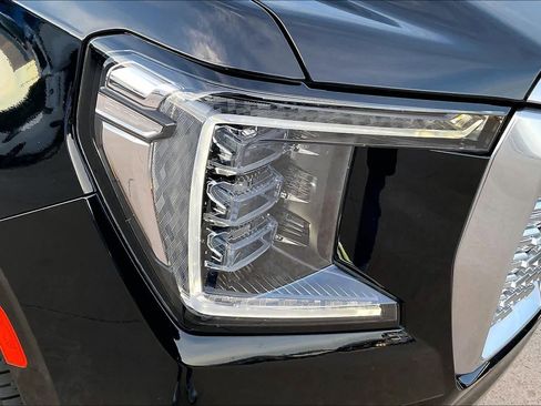Certified 2022 GMC Yukon Denali image 28