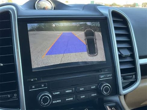 Used 2018 Porsche Cayenne Platinum Edition image 21