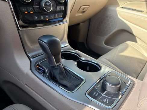 Used 2019 Jeep Grand Cherokee Limited w/ Luxury Group II AWD/4WD image 27