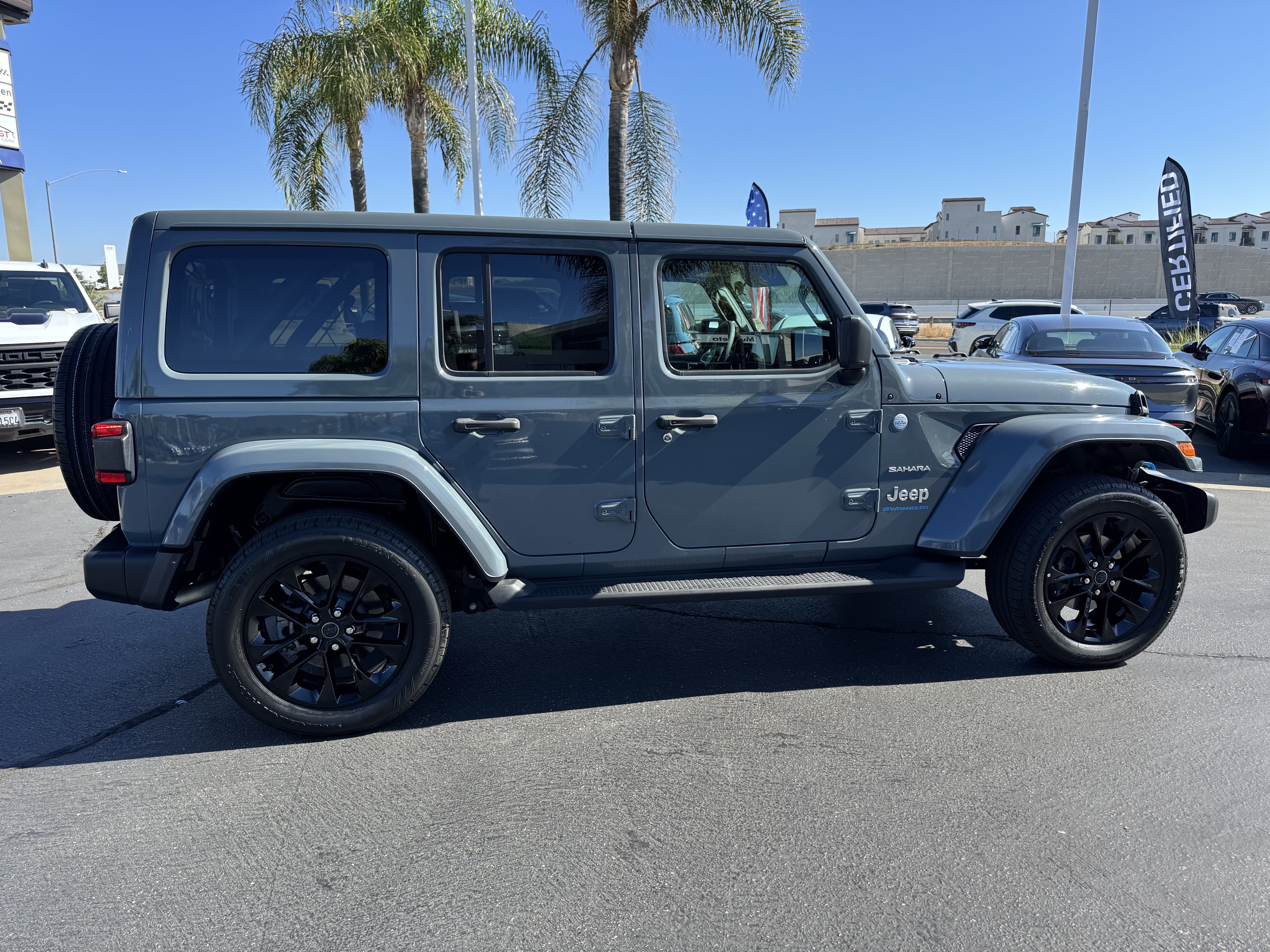 Used 2024 Jeep Wrangler Unlimited Sahara AWD/4WD image 10