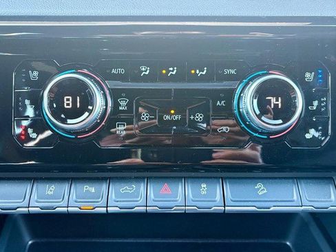 Used 2025 GMC Sierra 2500 AT4 image 30