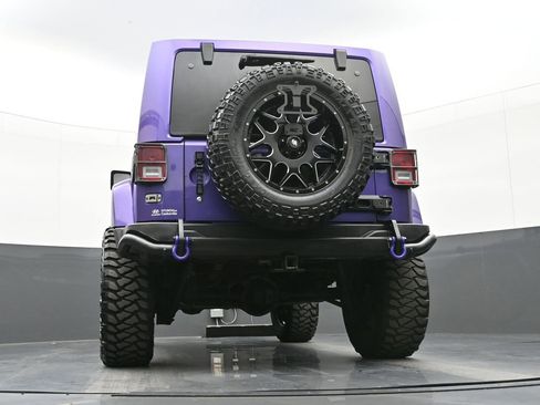 Used 2017 Jeep Wrangler Sahara image 37