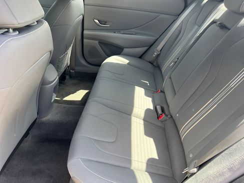 Used 2025 Hyundai Elantra SEL FWD image 15