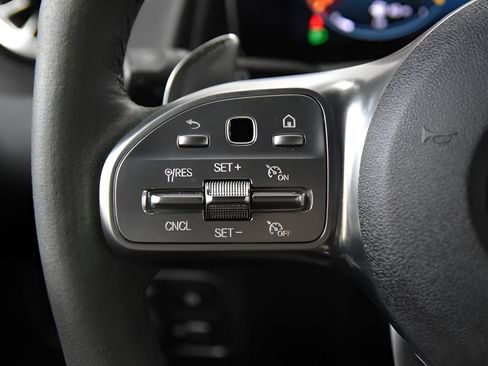 Used 2021 Mercedes-Benz GLB 35 AMG 4MATIC image 20