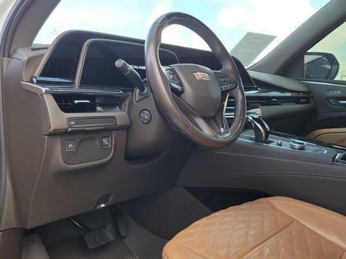 Certified 2023 Cadillac Escalade Premium Luxury RWD image 3