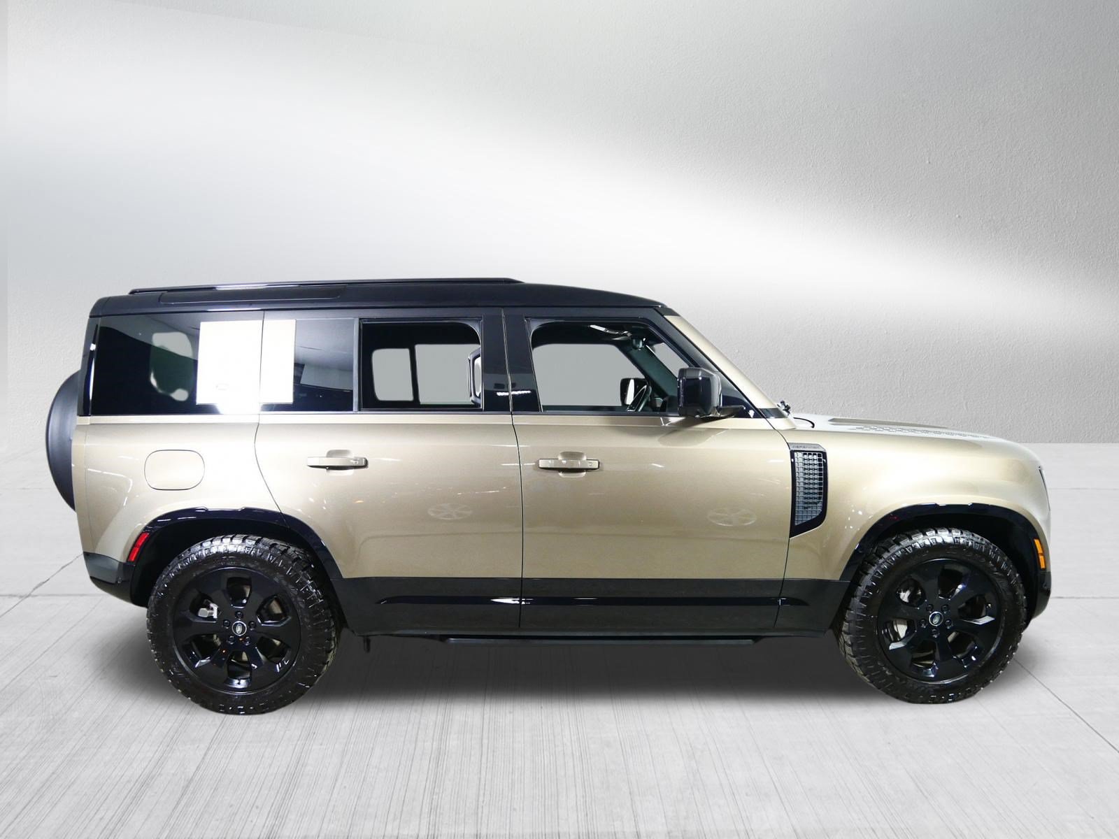 Used 2024 Land Rover Defender 110 X-Dynamic SE AWD/4WD image 8