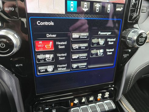 Used 2020 RAM 1500 Limited image 19