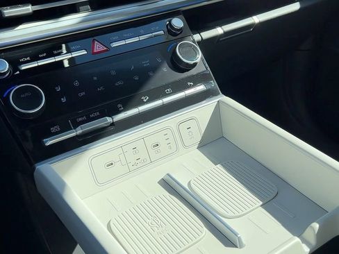 Certified 2024 Hyundai Santa Fe Limited image 33