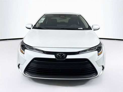 Certified 2025 Toyota Corolla LE FWD image 8