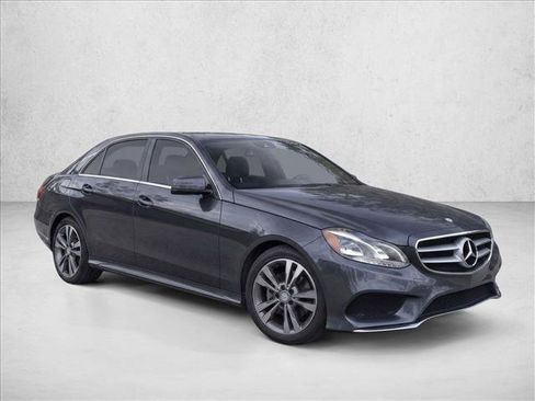 Used 2016 Mercedes-Benz E 350 Sedan image 3